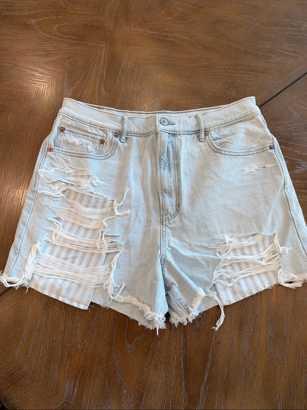 Light Blue Distressed Women’s Denim Shorts